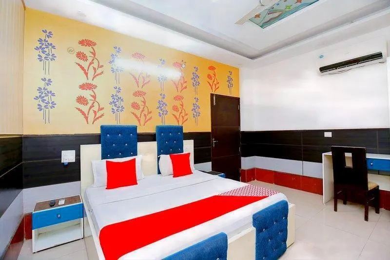 OYO 41115 Hotel Ritvik - Image 1