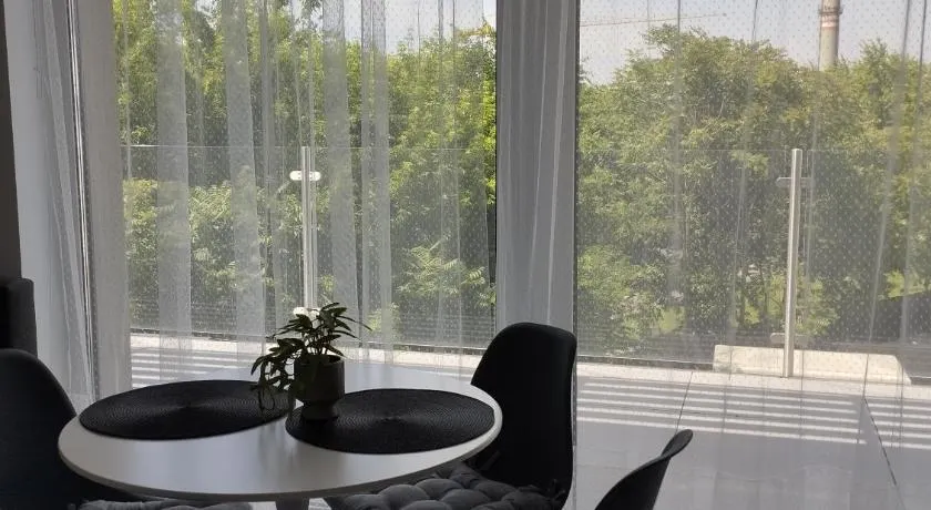 Híd Köz Penthouses Apartman - Image 1