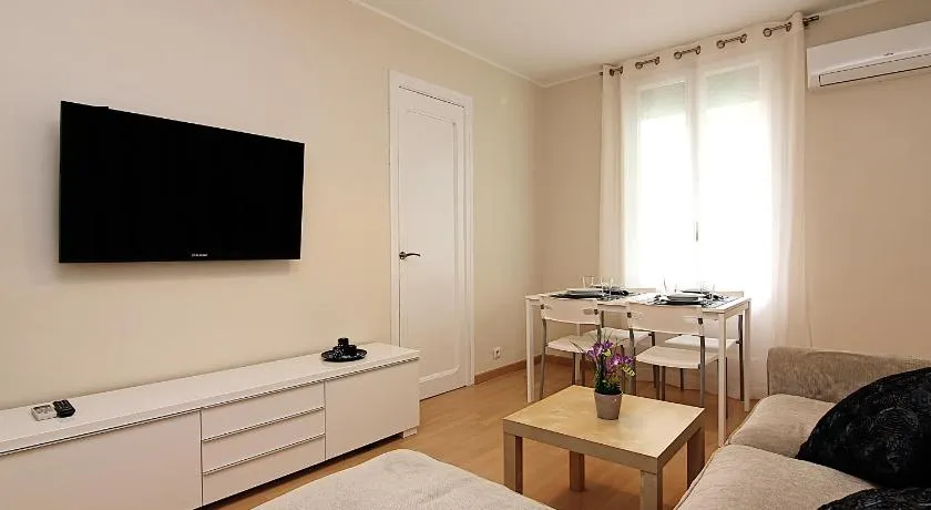 MUNNE - Spacious apartments next to FC Barcelona - Image 1