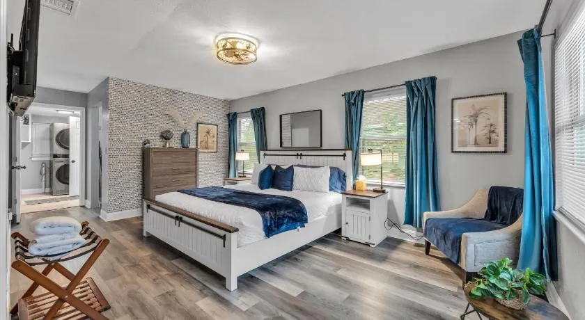 Large Family Home, Legoland, Pet Friendly, 7 Beds - Image 1