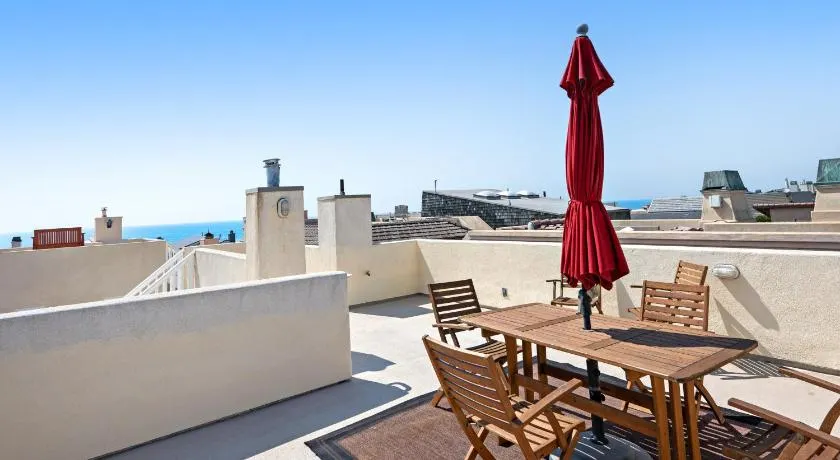 Seaside Getaway - Image 1