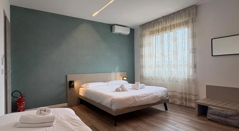 Cozy Apartments and Rooms - Image 1