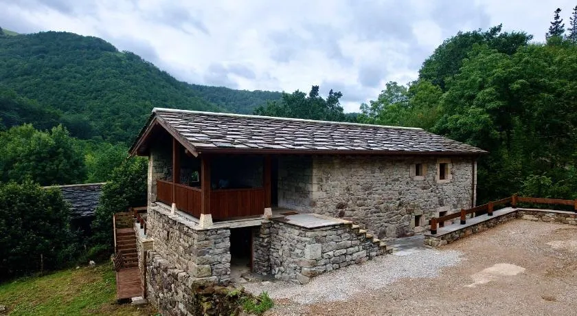 Cabaña Pasiega Castro Valnera - Image 1