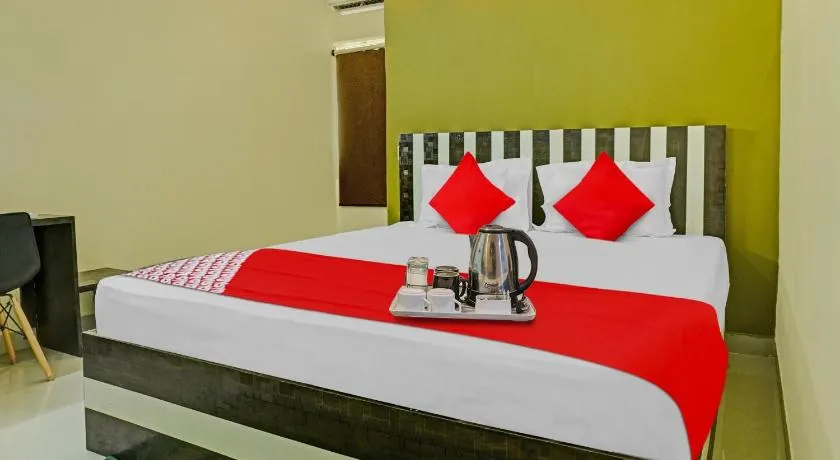 Royal Comfort Homestay Autostand Kankarbagh - Image 1