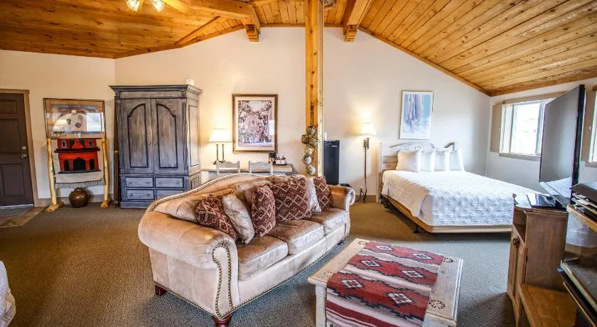 Chama Trails Motel - Image 1