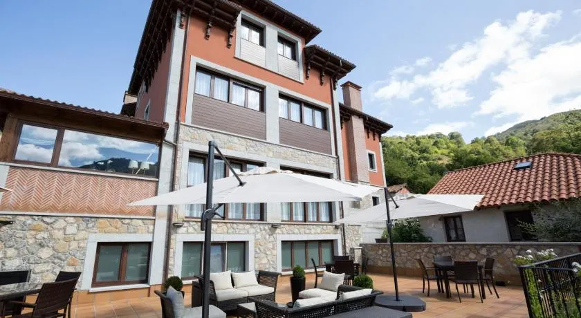 Hotel La Casona de Llerices - Image 1
