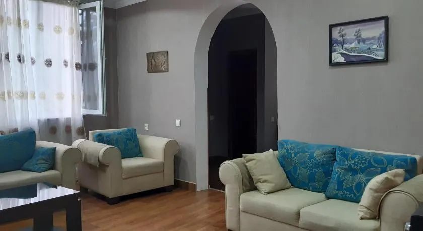 Dream House - Image 1