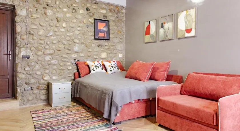Manoni Ratiani's Family studio and apartaments - Image 1