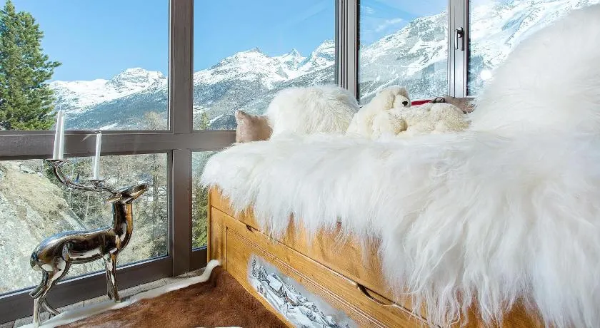 Stirling Luxury Chalet & Spa - Image 1