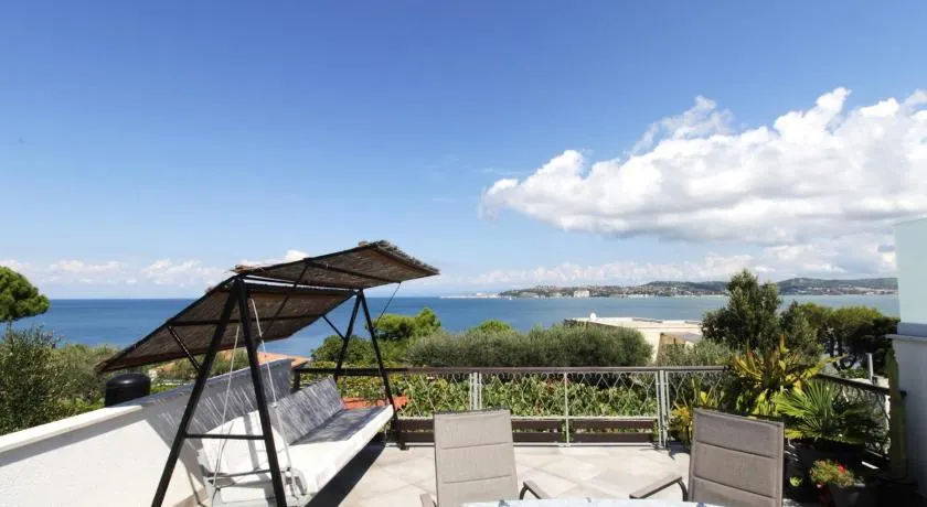 Apartment Karmen with sea view - Image 1