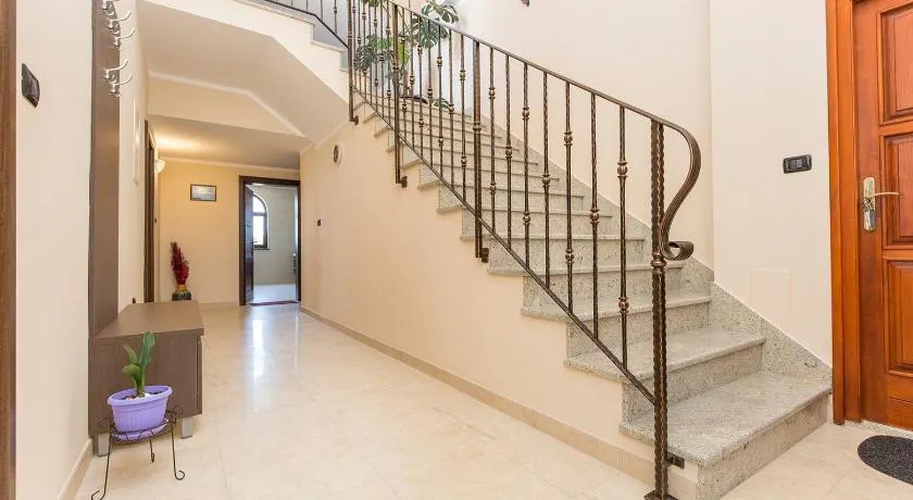 Penthouse Aurora - Image 1