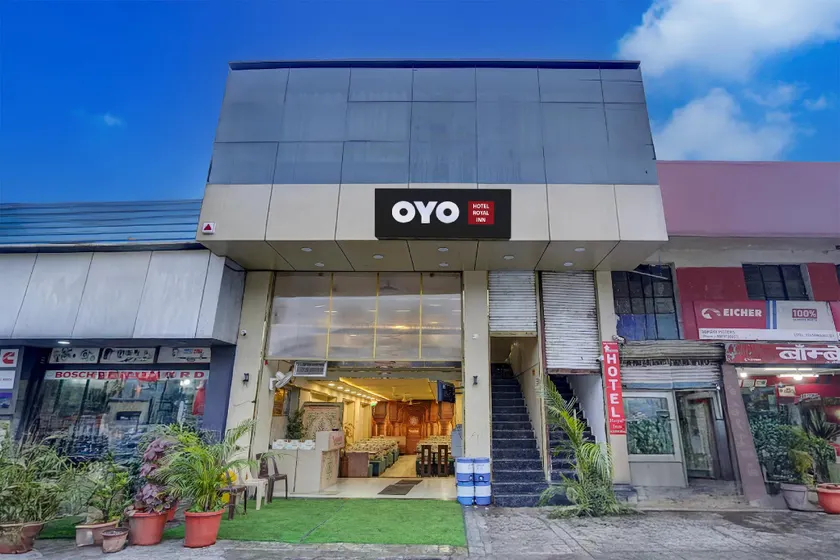 HOTEL O ROYAL INN - Image 1