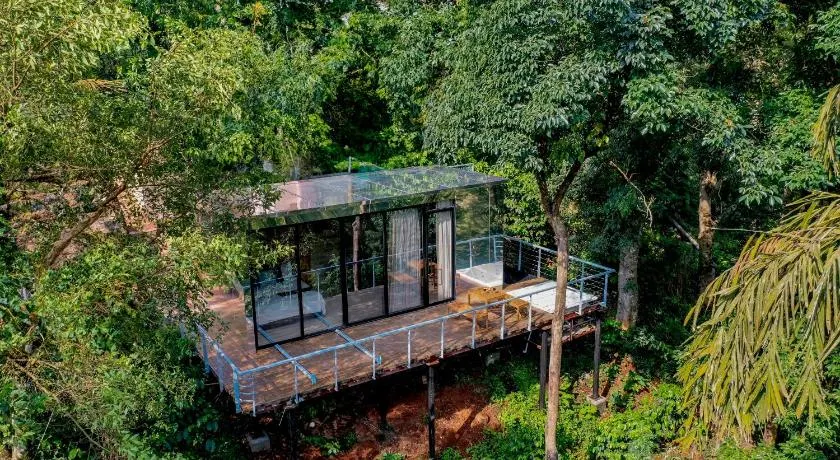 Birds Eye Estate- Mirror House - Image 1