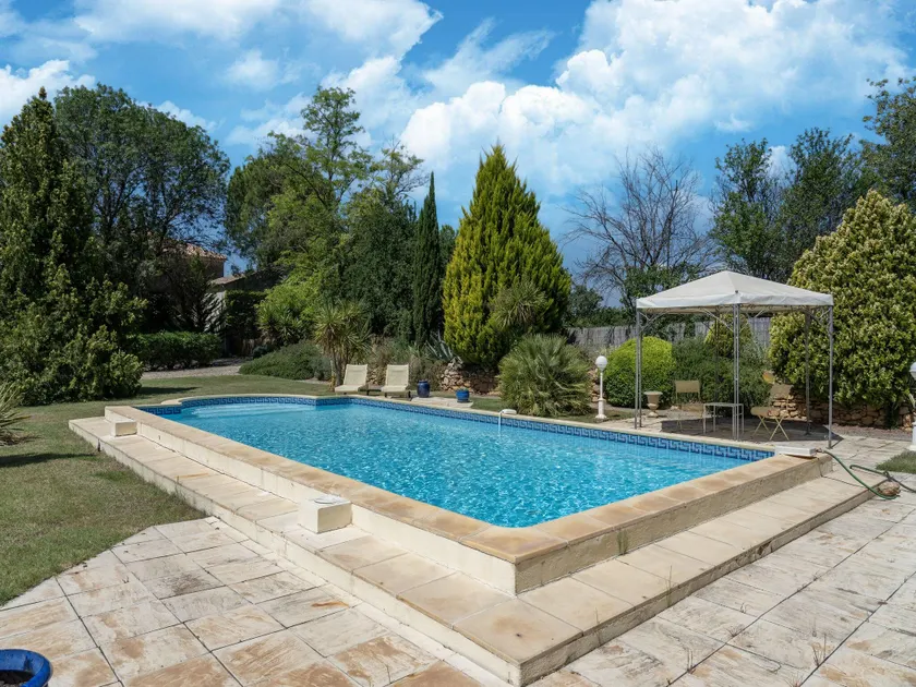 Spacious holiday home with private pool and park - Image 1