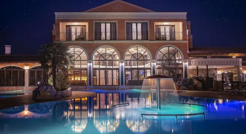 Villa Plaza Boutique Hotel & Spa - Image 1
