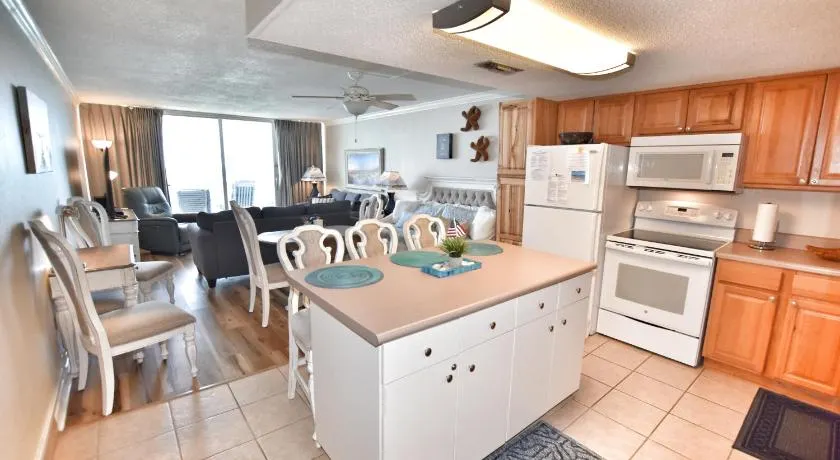 1402 Waters Edge Resort condo - Image 1