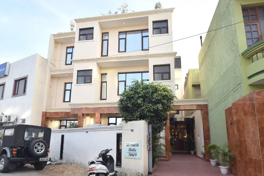 Capital O Hotel Shivalik Hills - Image 1