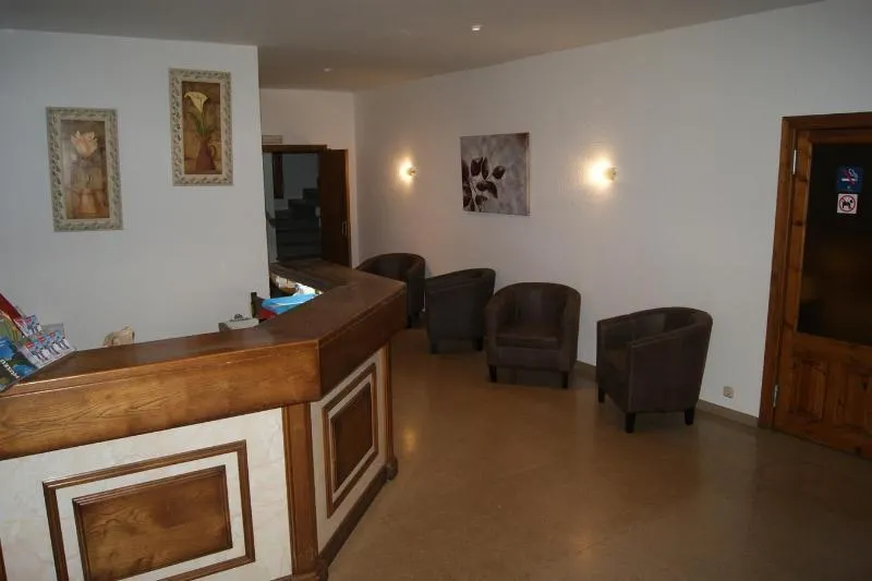 Del Bisset - Image 1