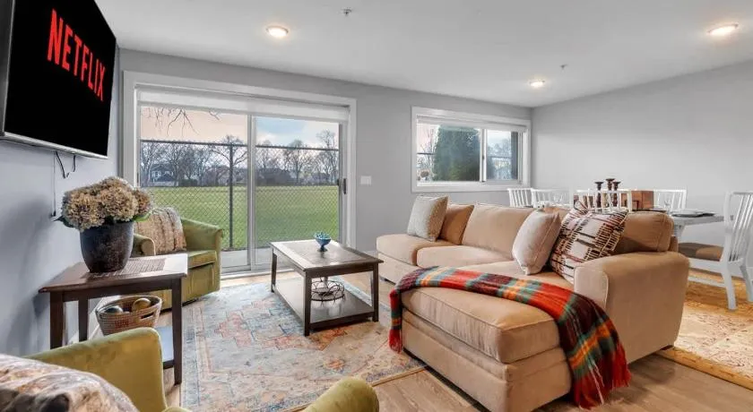 Pristine Birmingham Retreat - Image 1