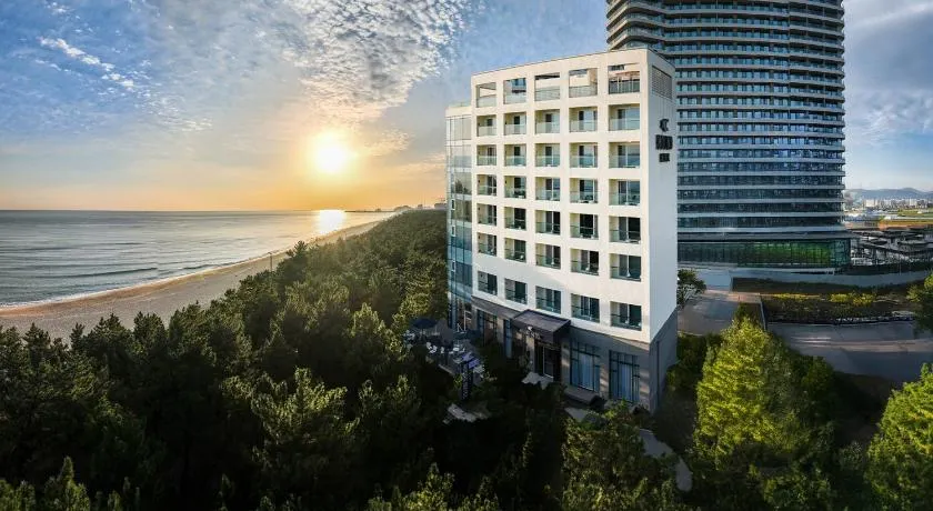 Hotel Hound Gangneung Gyeongpo - Image 1