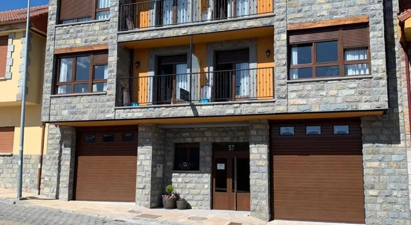 Los Casares - Image 1