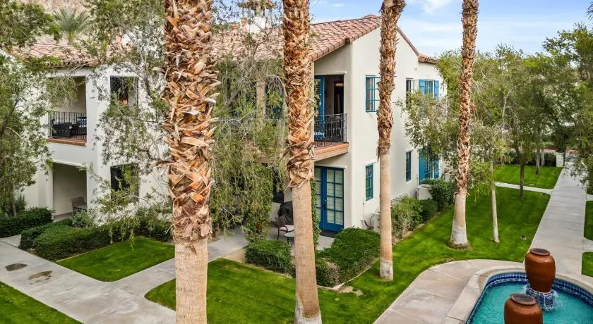 LV219 Delightful Upstairs 2 Bedroom Legacy Villa - Image 1
