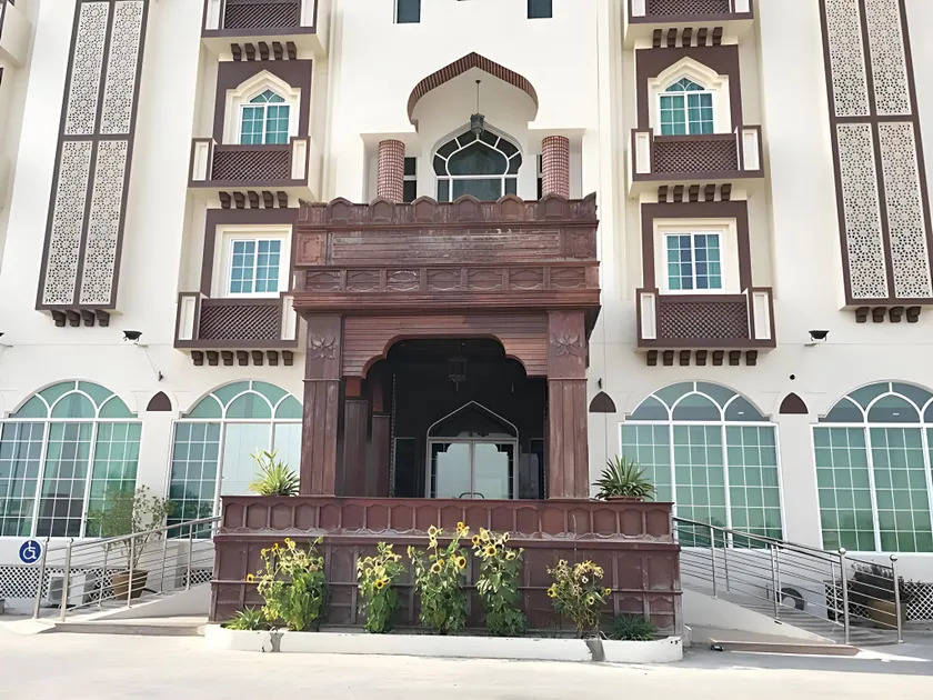 Safari Hotel - Image 1