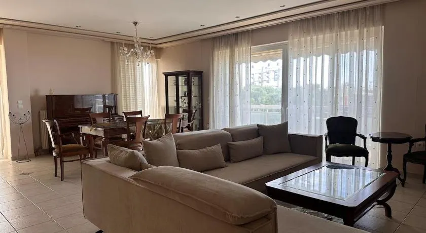 Spacious apartment with top view - Image 1
