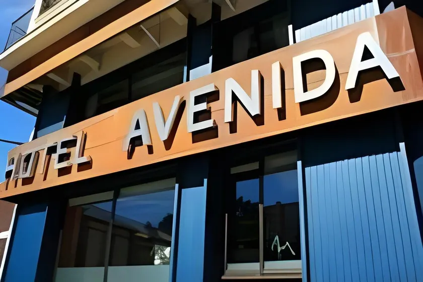 Hotel Avenida - Image 1