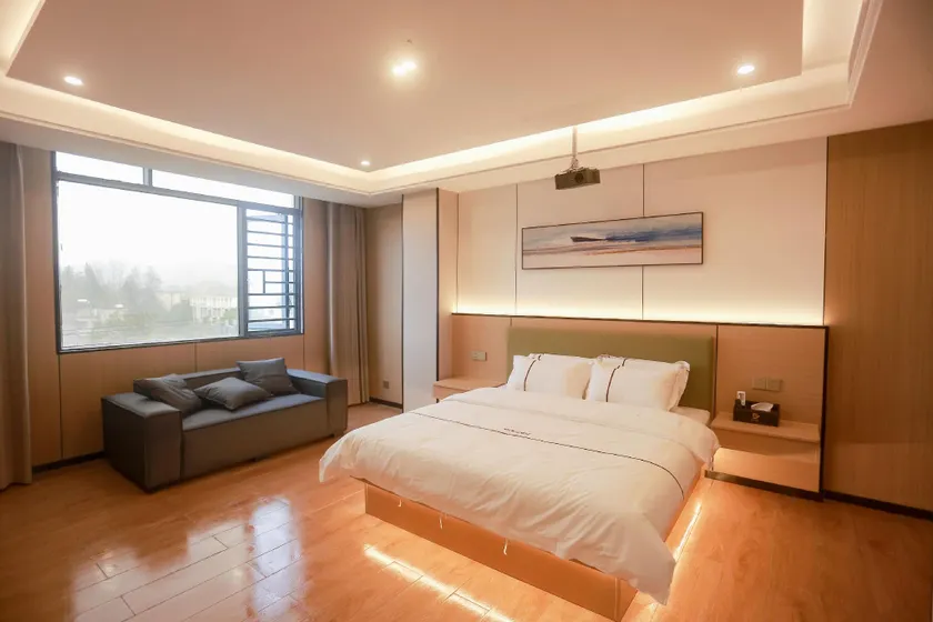 Dongjiang Hotel - Image 1