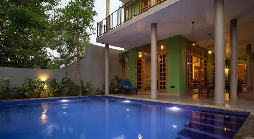 Barefoot Bungalow Hikka - Image 1
