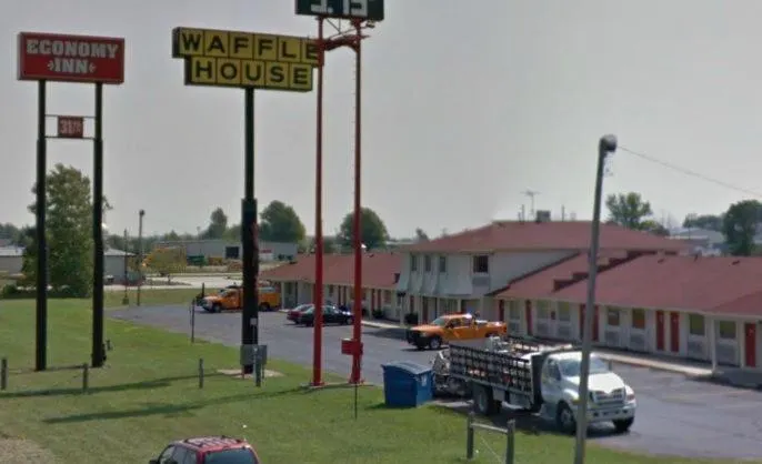 Economy Inn Toledo-Perrysburg - Image 1