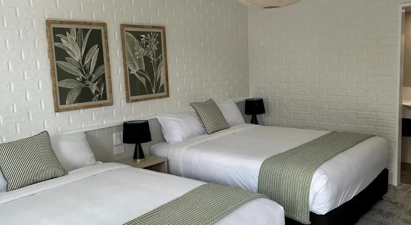 The Shamrock Hotel - Image 1