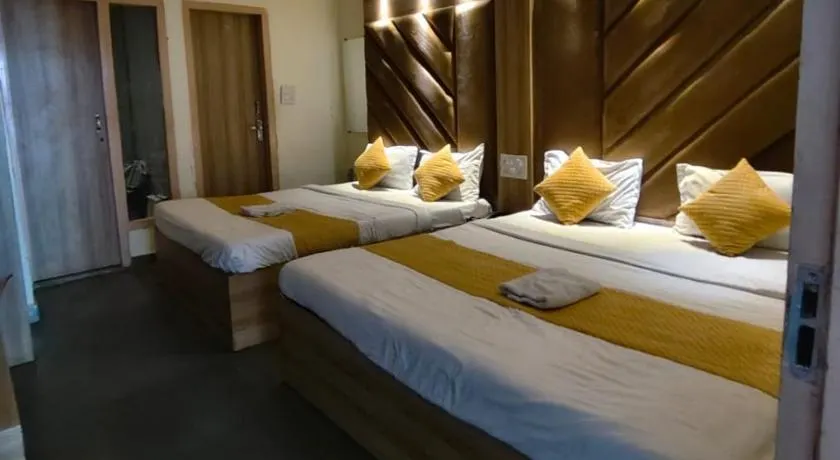 HR King HOTEL - Image 1