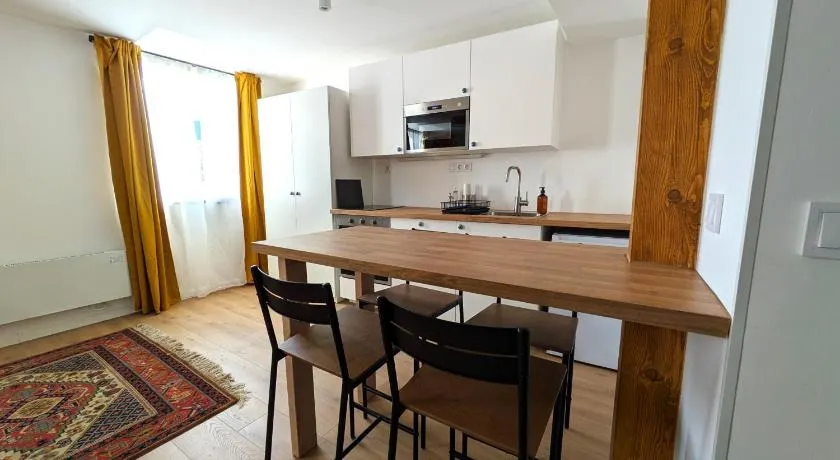 mg4 Apartments - Image 1