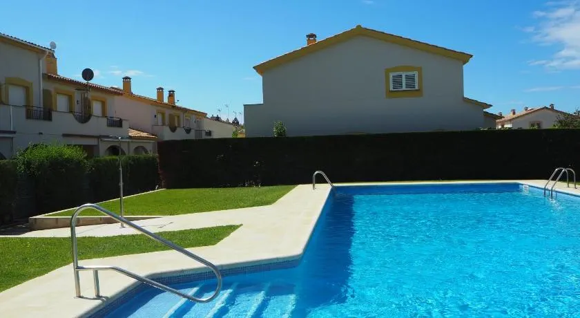Casa en l'Estartit, piscina, jardín comunitario - Image 1