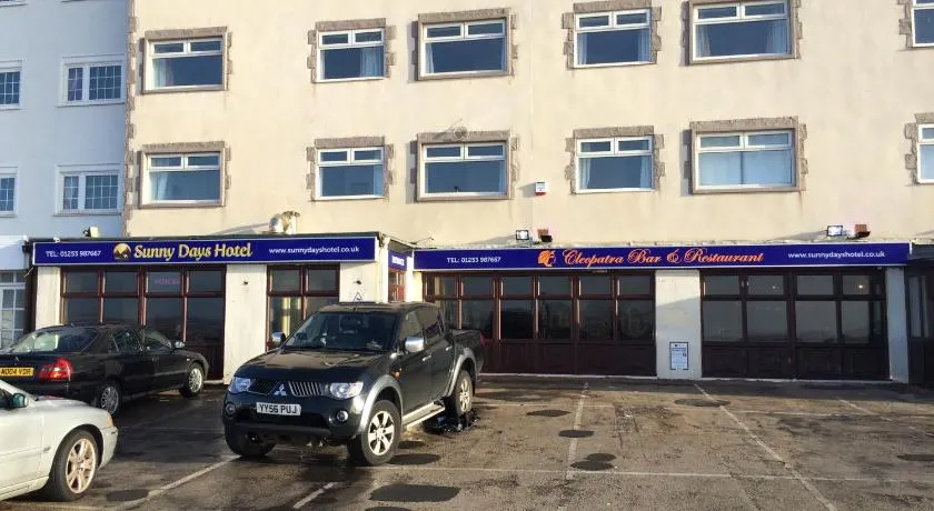 Sunny Days Hotel - Image 1