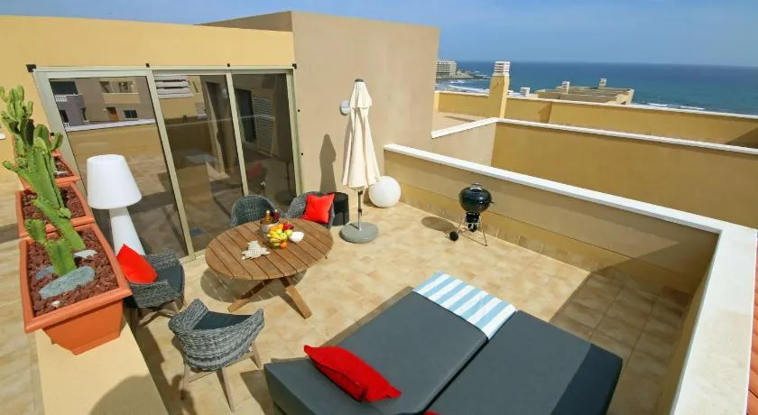 Einfach herrlicher Luxus 2-Zimmer-Maisonette-Dachgeschoss mit Meerblick, Pool und WLAN - Image 1
