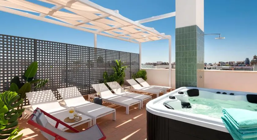 Magno Apartments San Gil - Shared Jacuzzi - Image 1
