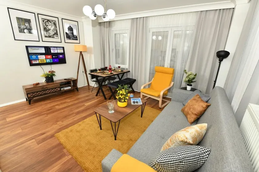 Modern Nostalgia House in Taksim Square - Image 1