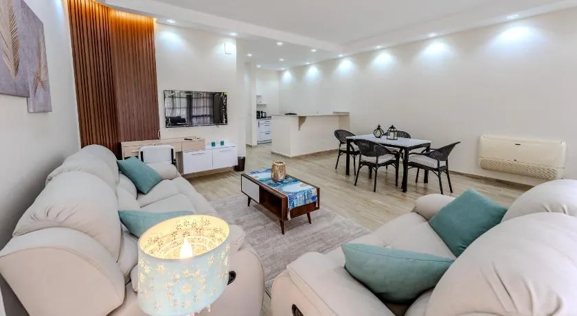 Amazing Golf View Apartments - Image 1