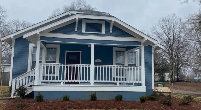 Cozy Chestnut Cottage- Downtown favorite! - Image 1