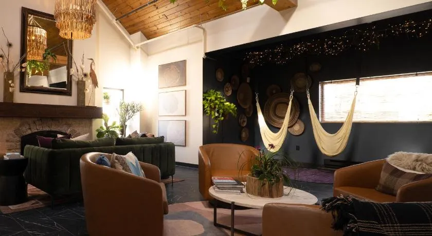Violet Inn, Lounge & Spa - Image 1