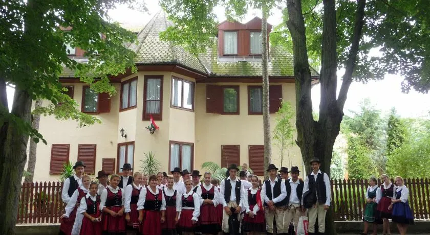 BALATON ART Guesthouse - Image 1