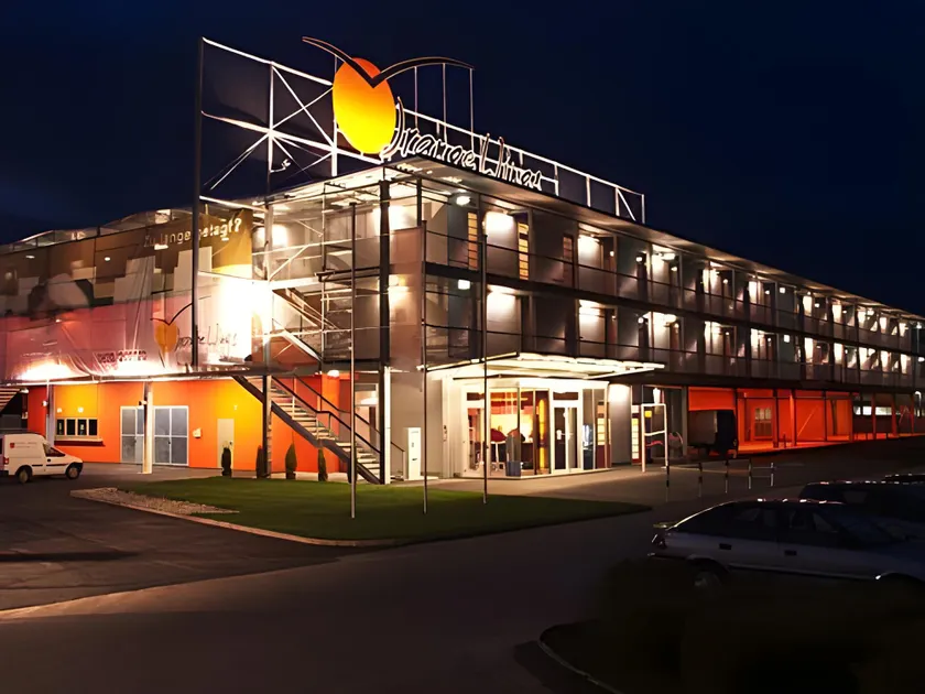 Orange Wings Wiener Neustadt - Image 1