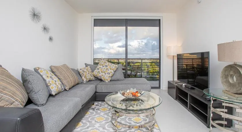 Luxury 2BD Apartment in Downtown Doral - Image 1