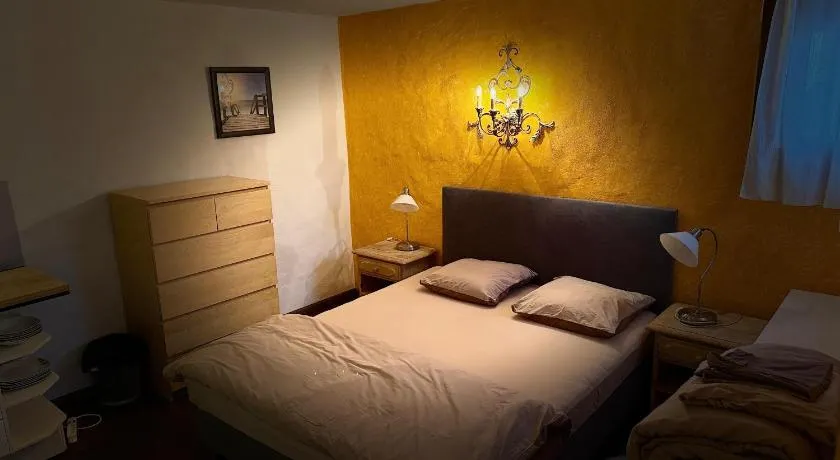 Champfer Garden Apartment - Image 1