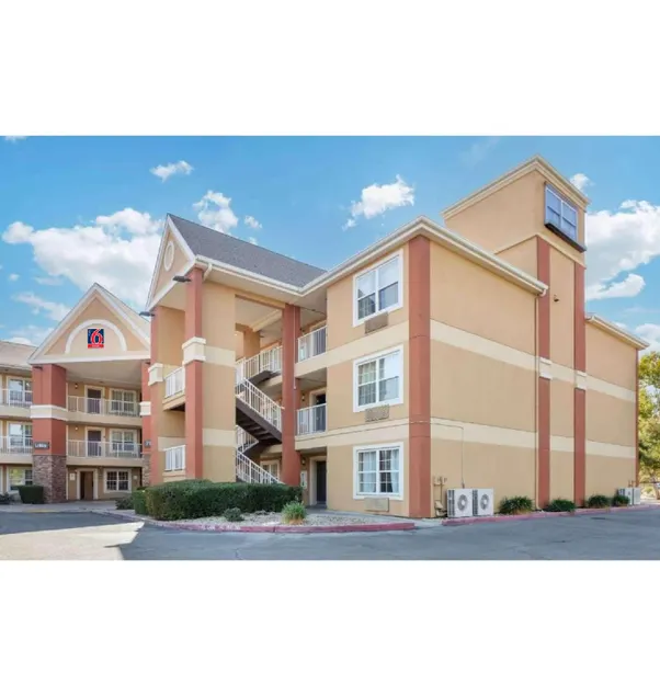 Studio 6 Suites Fresno North  CA - Image 1