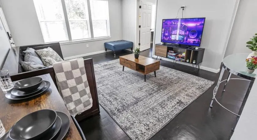 FIFA Stay 2BR Near NRG DT & Med Center -1 - Image 1