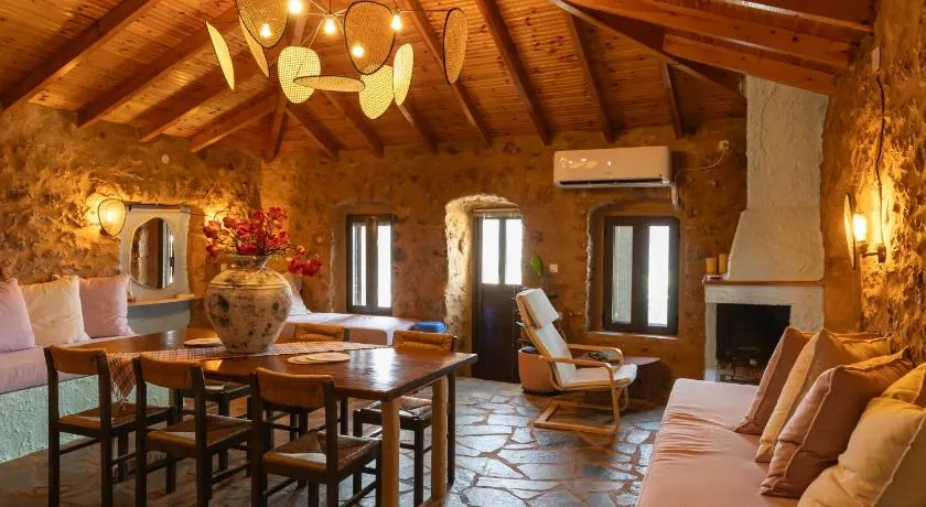 Vasiliki Cozy & Modern House Githio view - Image 1